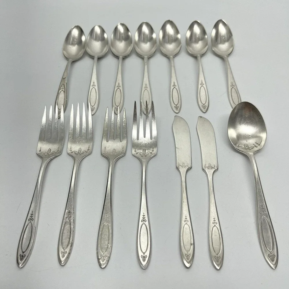 Vintage 1917 Oneida Community Plate Adam Pattern Flatware Silverware Set of 14